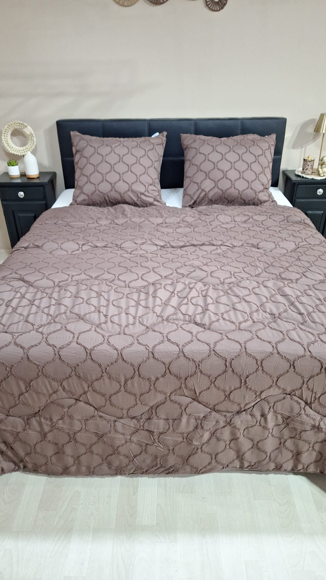 Decoware Easy dekbed zonder overtrek inclusief kussensloop - Tufted Curve - bruin