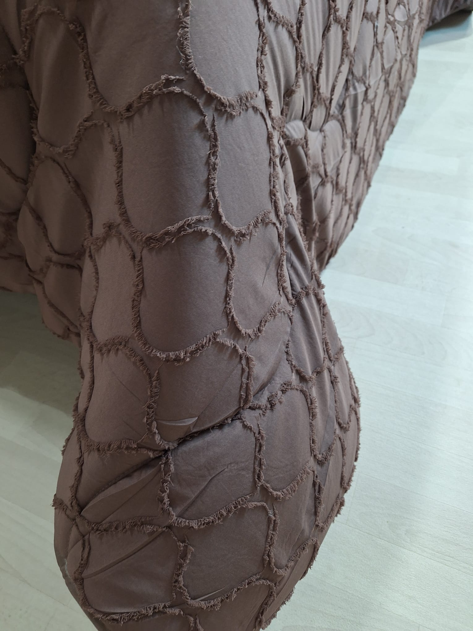 Decoware Easy dekbed zonder overtrek inclusief kussensloop - Tufted Curve - bruin