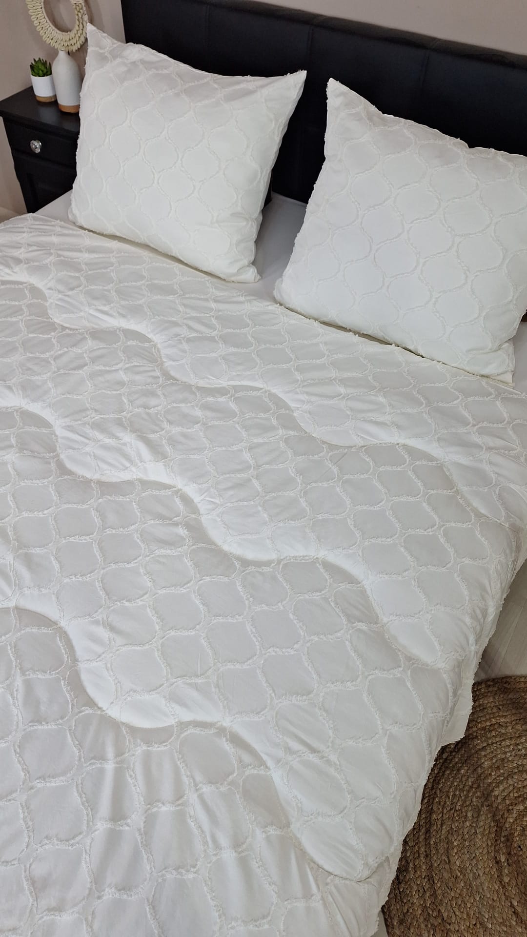 Decoware Easy dekbed zonder overtrek inclusief kussensloop - Tufted Curve - off white