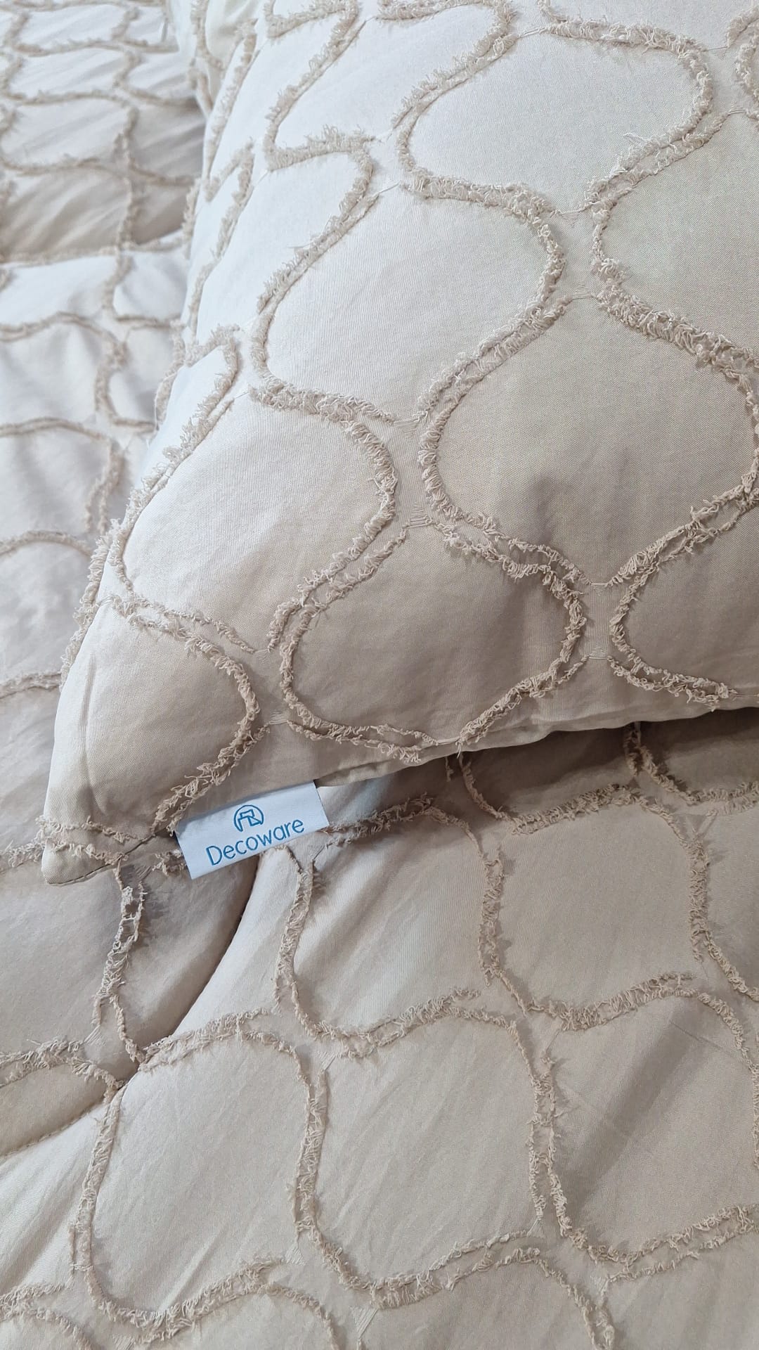 Decoware Easy dekbed zonder overtrek inclusief kussensloop - Tufted Curve - taupe