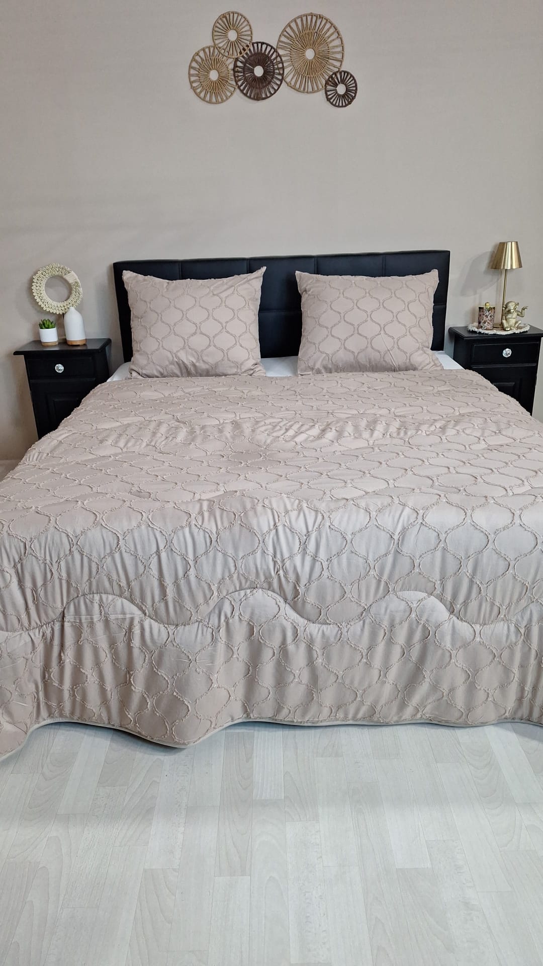 Decoware Easy dekbed zonder overtrek inclusief kussensloop - Tufted Curve - taupe