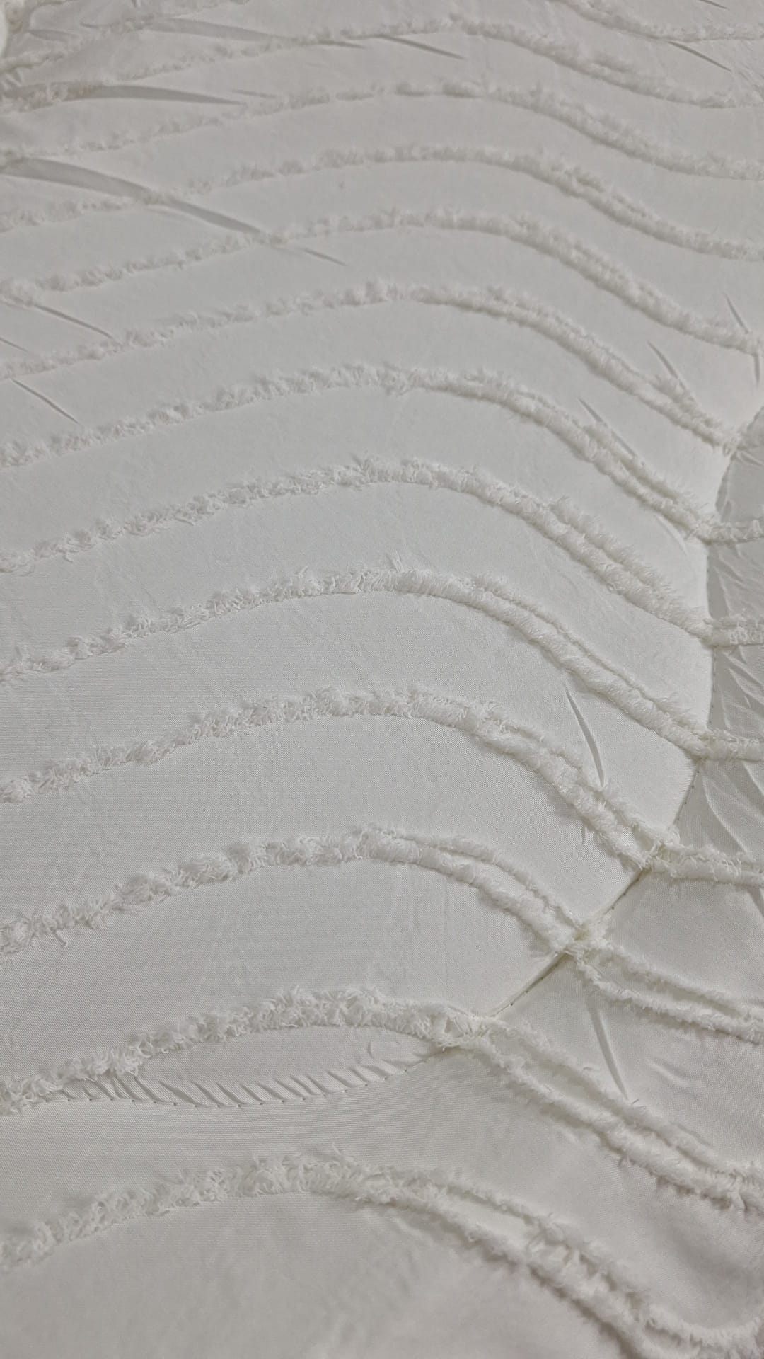 Decoware Easy dekbed zonder overtrek inclusief kussensloop - Tufted Waves - off white