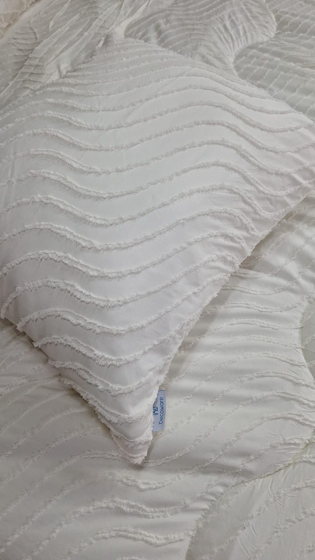 Decoware Easy dekbed zonder overtrek inclusief kussensloop - Tufted Waves - off white
