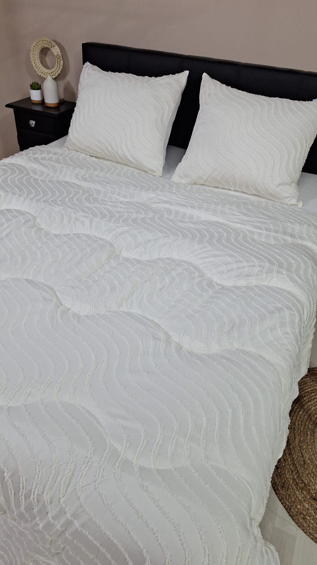 Decoware Easy dekbed zonder overtrek inclusief kussensloop - Tufted Waves - off white