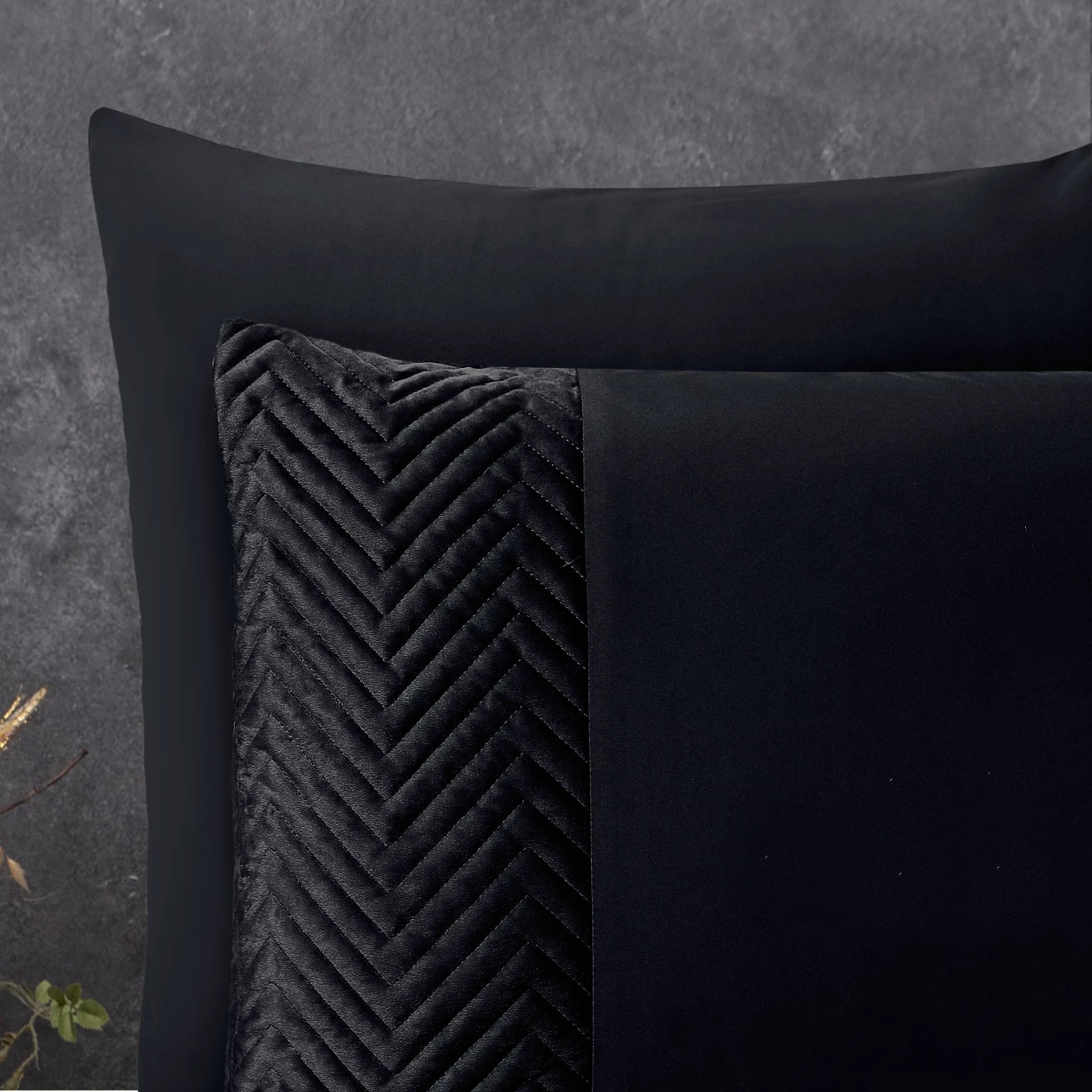 Sleeptime dekbedovertrek Crossline Velvet - Zwart - Microvezel