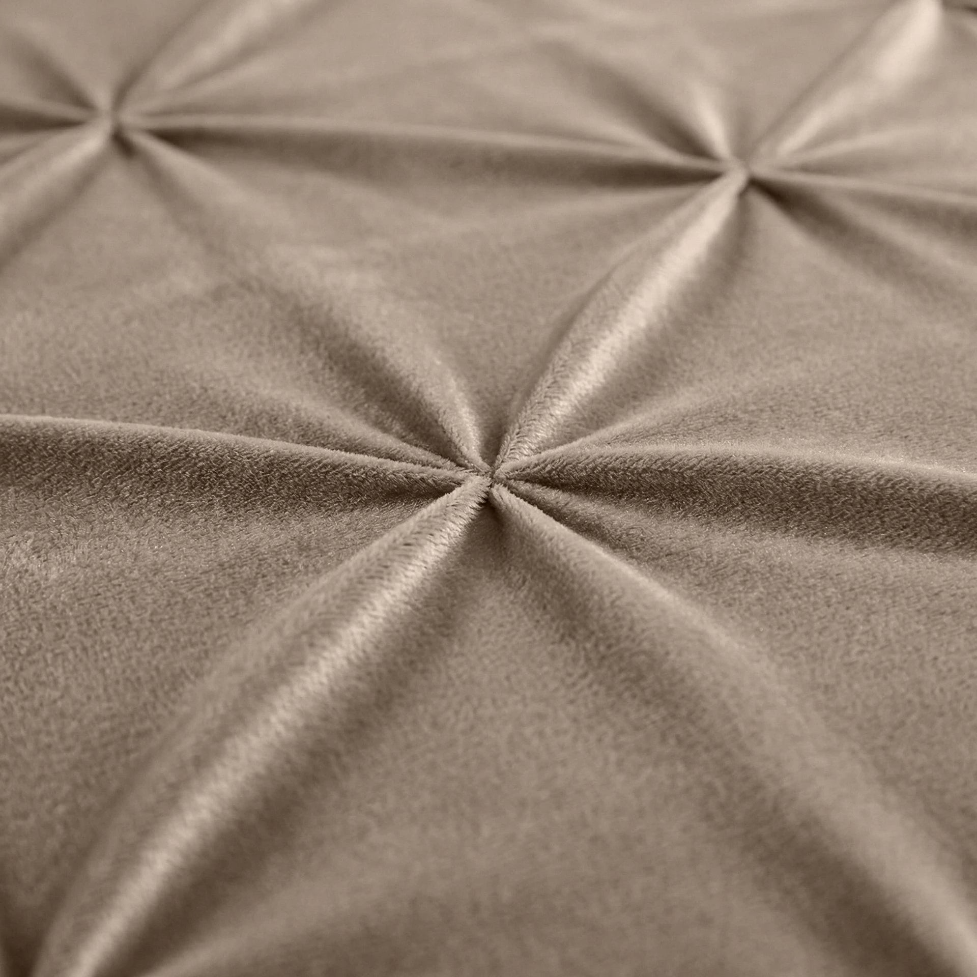 Sleeptime Lazy dekbed zonder overtrek Pintuck - Taupe - Exclusief kussenslopen