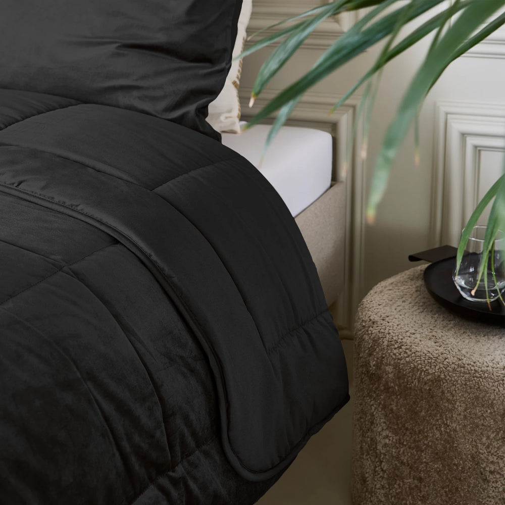 Sleeptime Velvet Lazy dekbed zonder overtrek Excl. kussensloop - Zwart