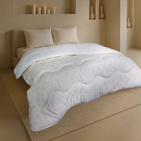 Decoware Eazy dekbed zonder overtrek inclusief kussensloop - Tufted Curve - wit