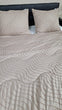 Decoware Easy dekbed zonder overtrek inclusief kussensloop - Tufted Waves - taupe