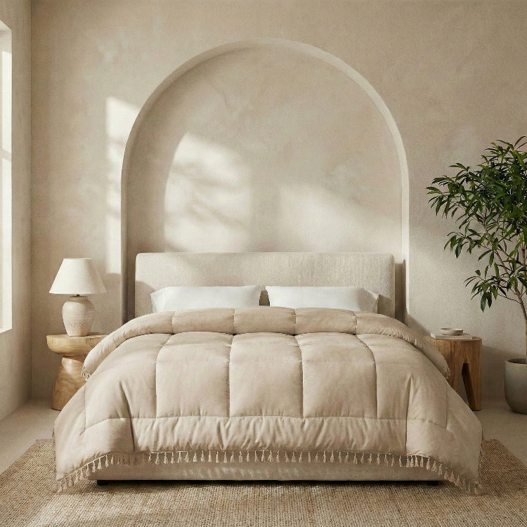 Decoware dekbed zonder overtrek incl. kussensloop - Lace trim - Taupe - vooraanzicht