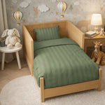 Decoware ledikant dekbedovertrek Hotelstreep - Groen - Katoensatijn - 100x135 + 40x60 cm