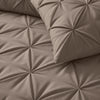 Microvezel Pintuck kussensloop 60x70 cm - Taupe - Per 2 stuks - closeup