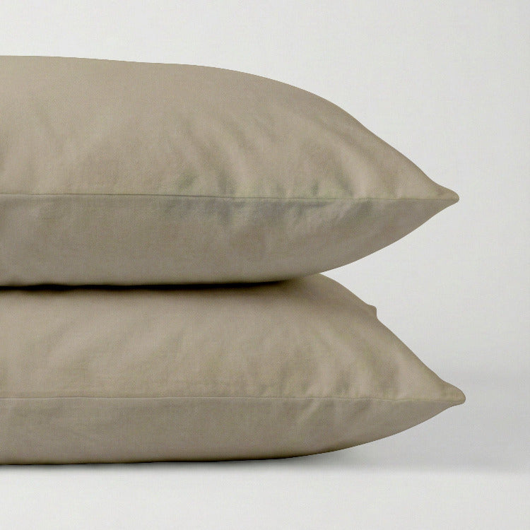 Microvezel kussensloop 60x70 cm - Taupe - Per 2 stuks - closeup