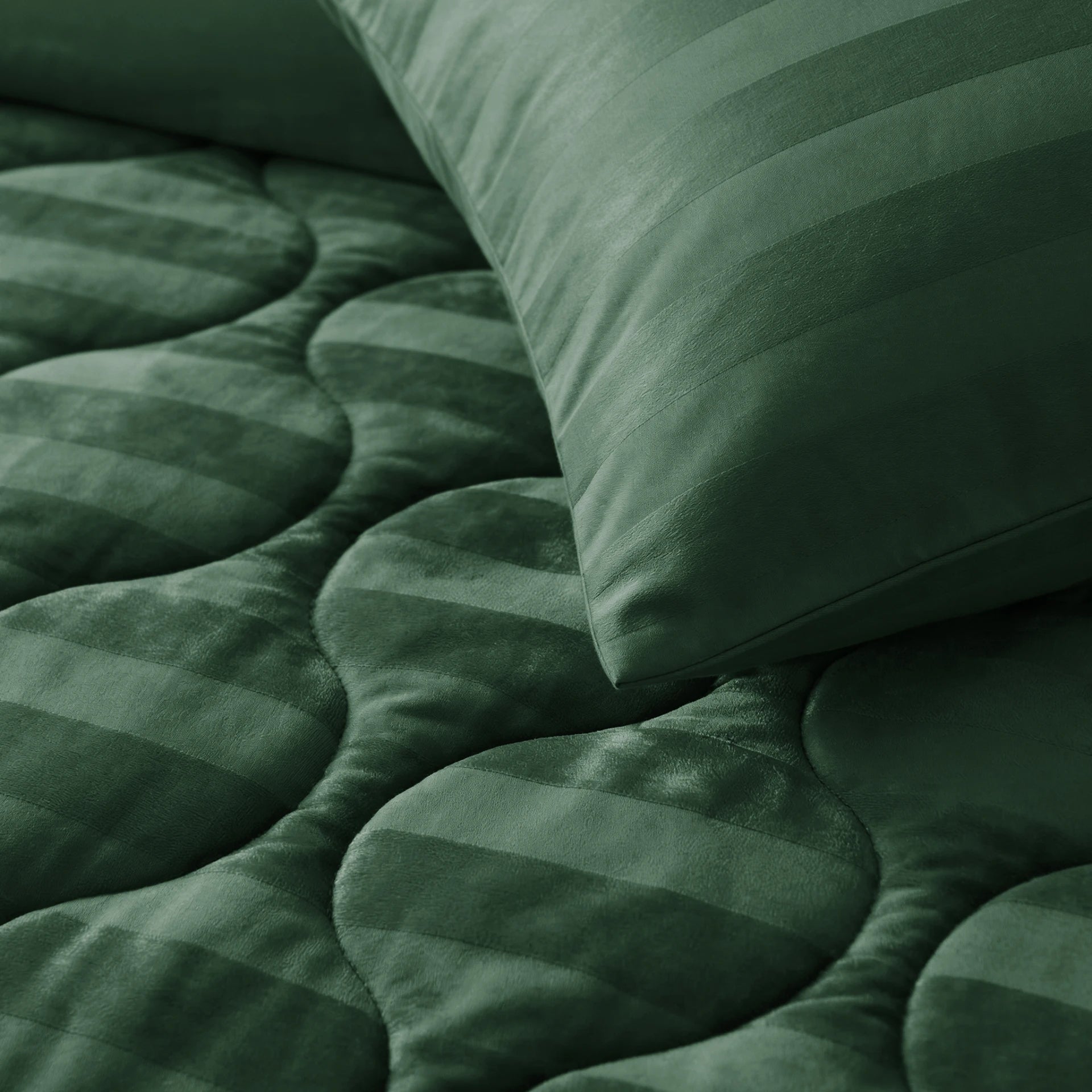 Sleeptime Lazy dekbed zonder overtrek Hotel Velvet excl. kussensloop - Donker Groen