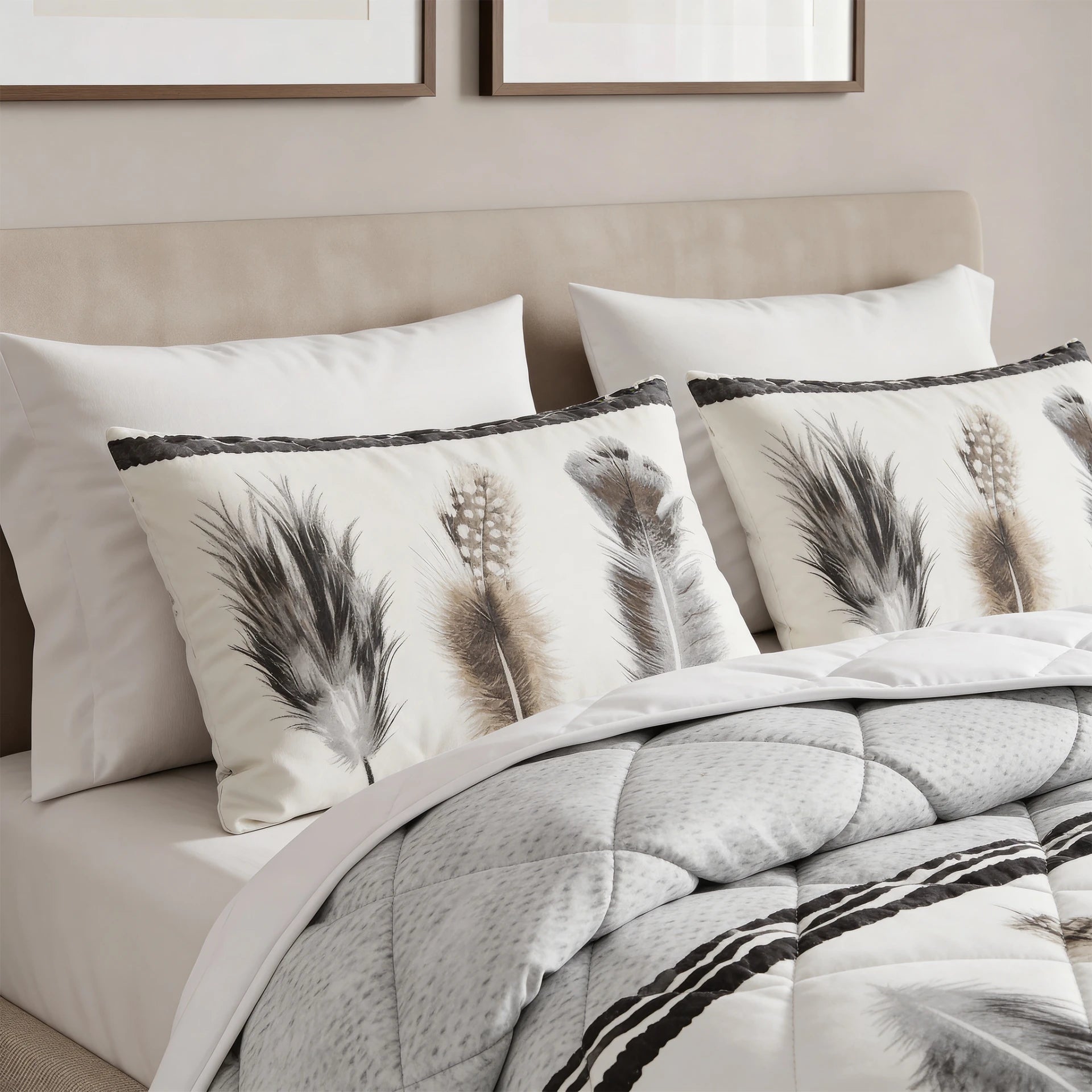 Sleeptime Lazy dekbed zonder overtrek Feathers 3 incl. kussensloop - bed detail