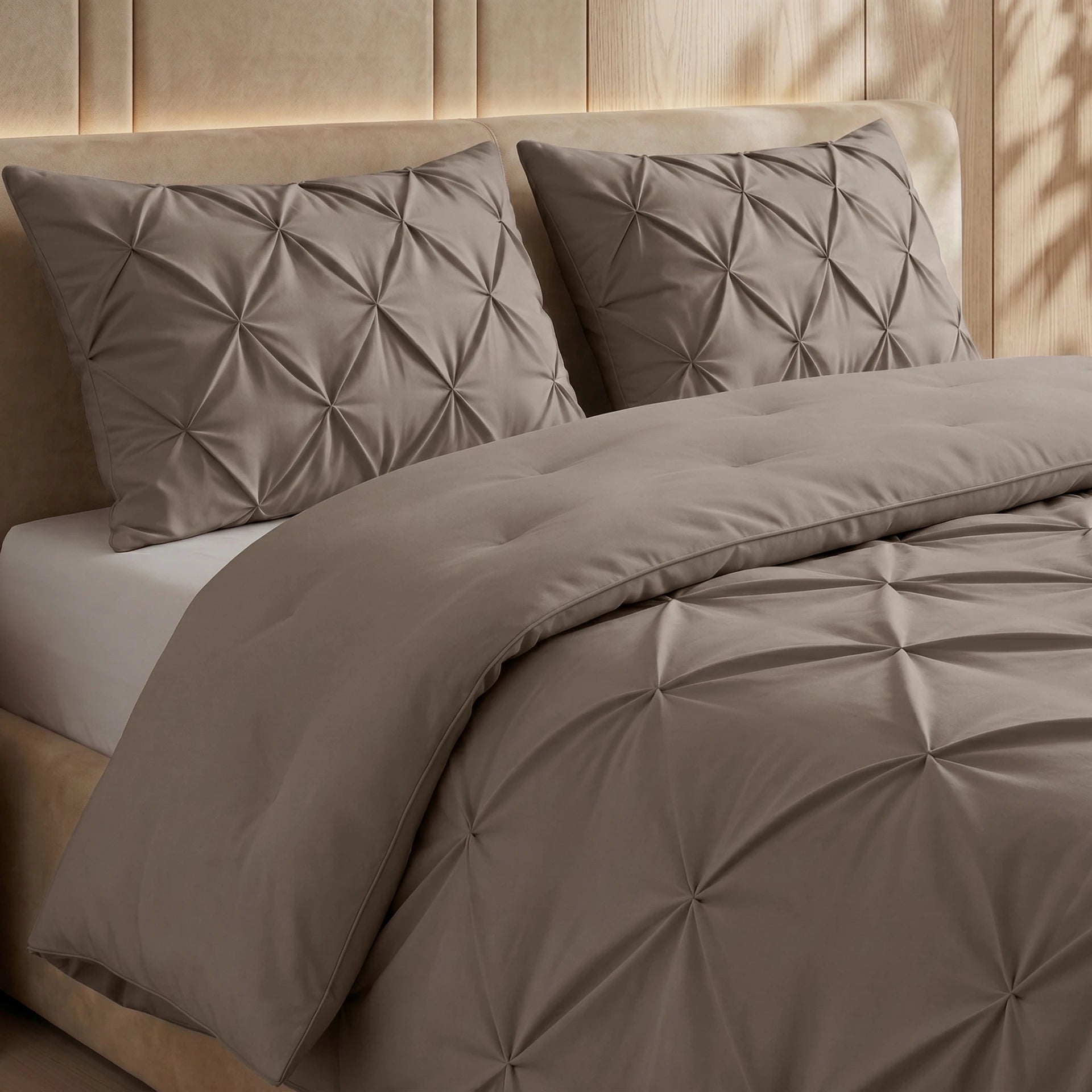 Sleeptime Lazy dekbed zonder overtrek Pintuck - Excl. kussensloop - Taupe - bed aanzicht