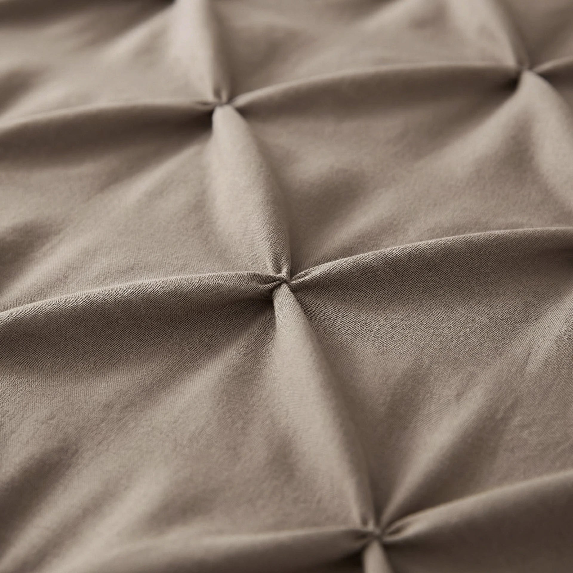 Sleeptime Lazy dekbed zonder overtrek Pintuck - Excl. kussensloop - Taupe - dekbed stof