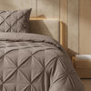 Sleeptime Lazy dekbed zonder overtrek Pintuck - Excl. kussensloop - Taupe - kamer detail