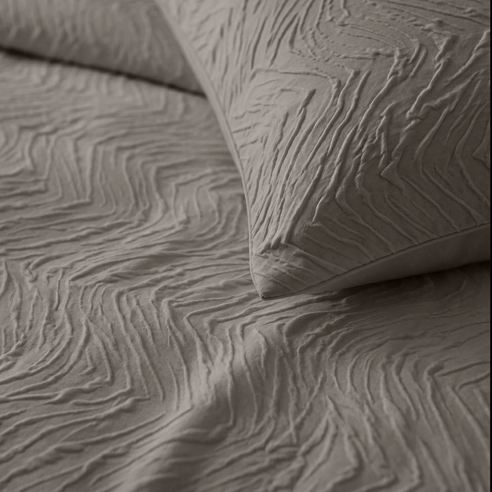 Sleeptime Lazy dekbed zonder overtrek Salva - Incl. kussensloop - Taupe - detailfoto