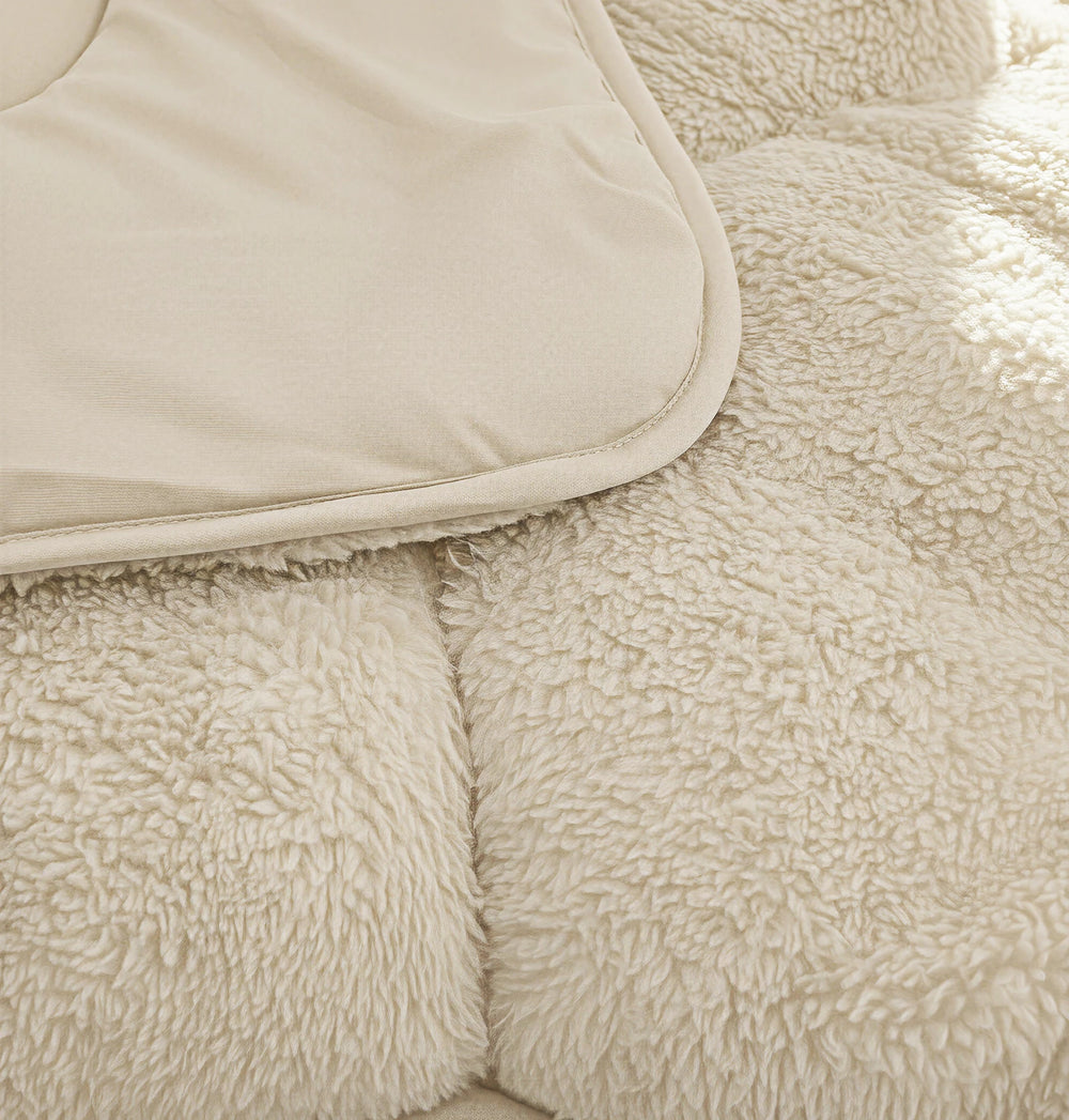 Sleeptime Lazy dekbed zonder overtrek Teddy incl. kussensloop - Beige - detail