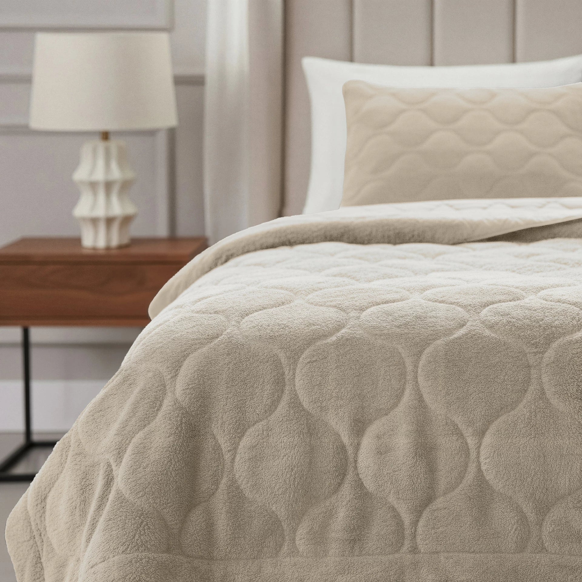 Sleeptime Lazy dekbed zonder overtrek Teddy incl. kussensloop - Beige - kamerfoto