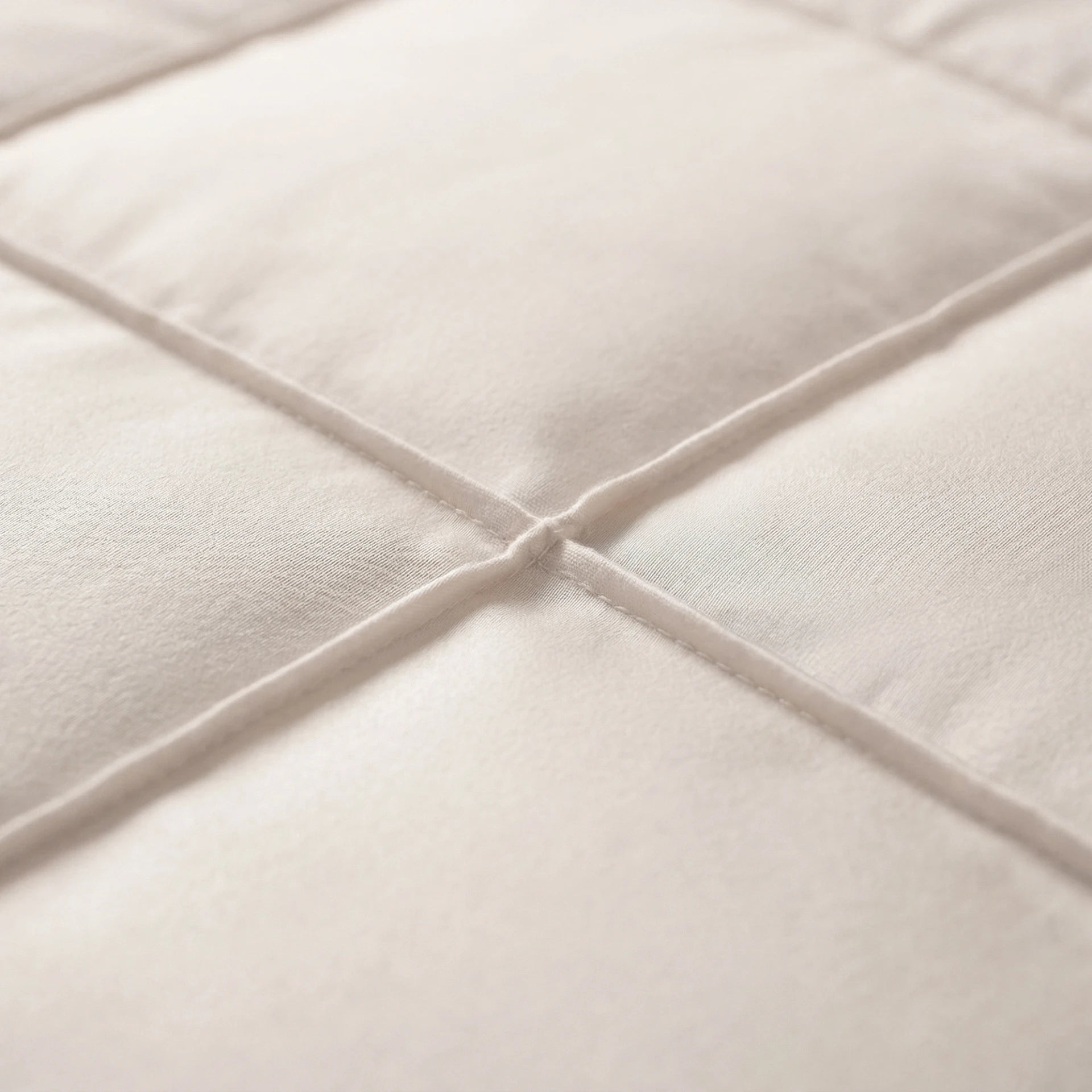 Sleeptime dekbedovertrek Check Pintuck - beige - Microvezel - closeup