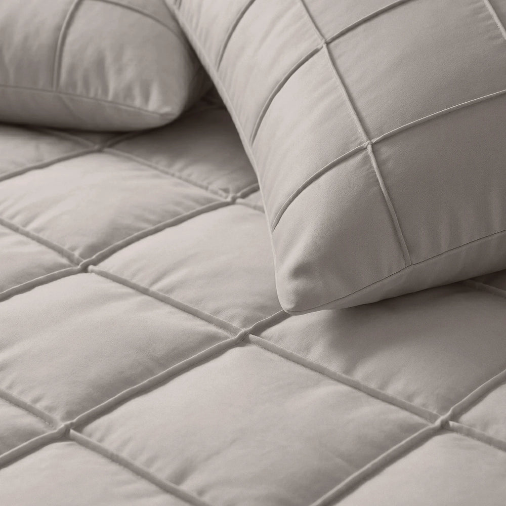 Sleeptime dekbedovertrek Check Pintuck - taupe - Microvezel - details
