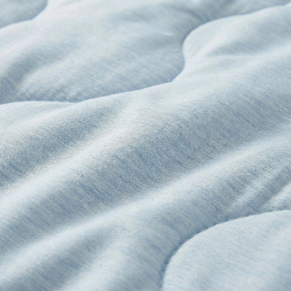 Sleeptime verkoelend Lazy zomerdekbed zonder overtrek Blue Cell incl. kussensloop - Blauw - closeup materiaal