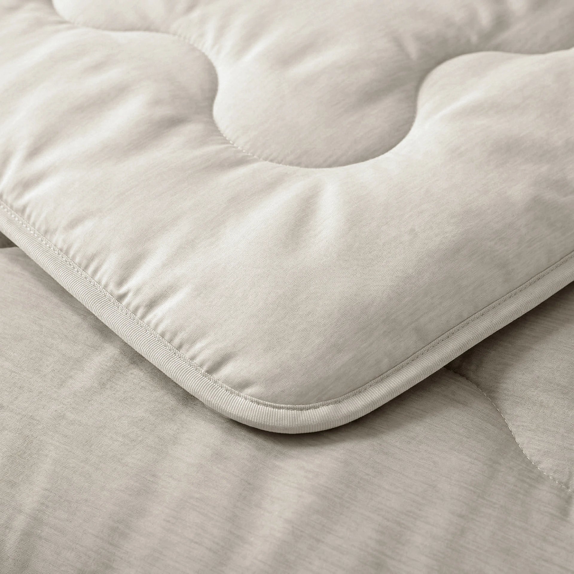 Sleeptime verkoelend Lazy zomerdekbed zonder overtrek Blue Cell incl. kussensloop - Taupe - detailfoto