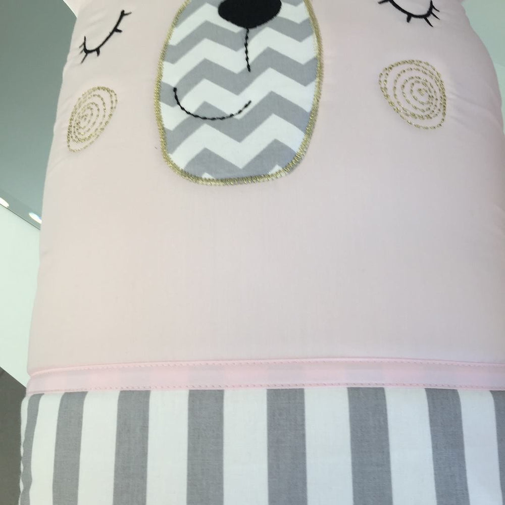 Sierkussen Cutie Bear groot- zalm roze