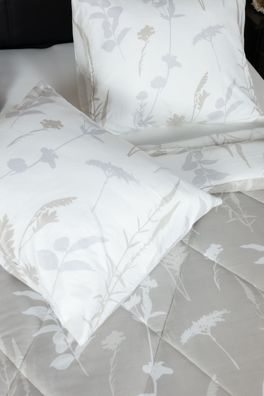 Decoware dekbed zonder overtrek incl. kussensloop Silhouette Leaves - zand - microvezel