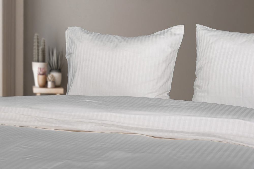 Hotelstreep dekbedovertrek - wit - katoensatijn