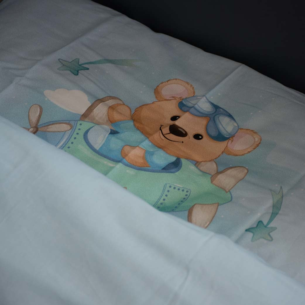 Decoware ledikant dekbedovertrek Pilot bear - katoen - 100x140 + 40x60 cm