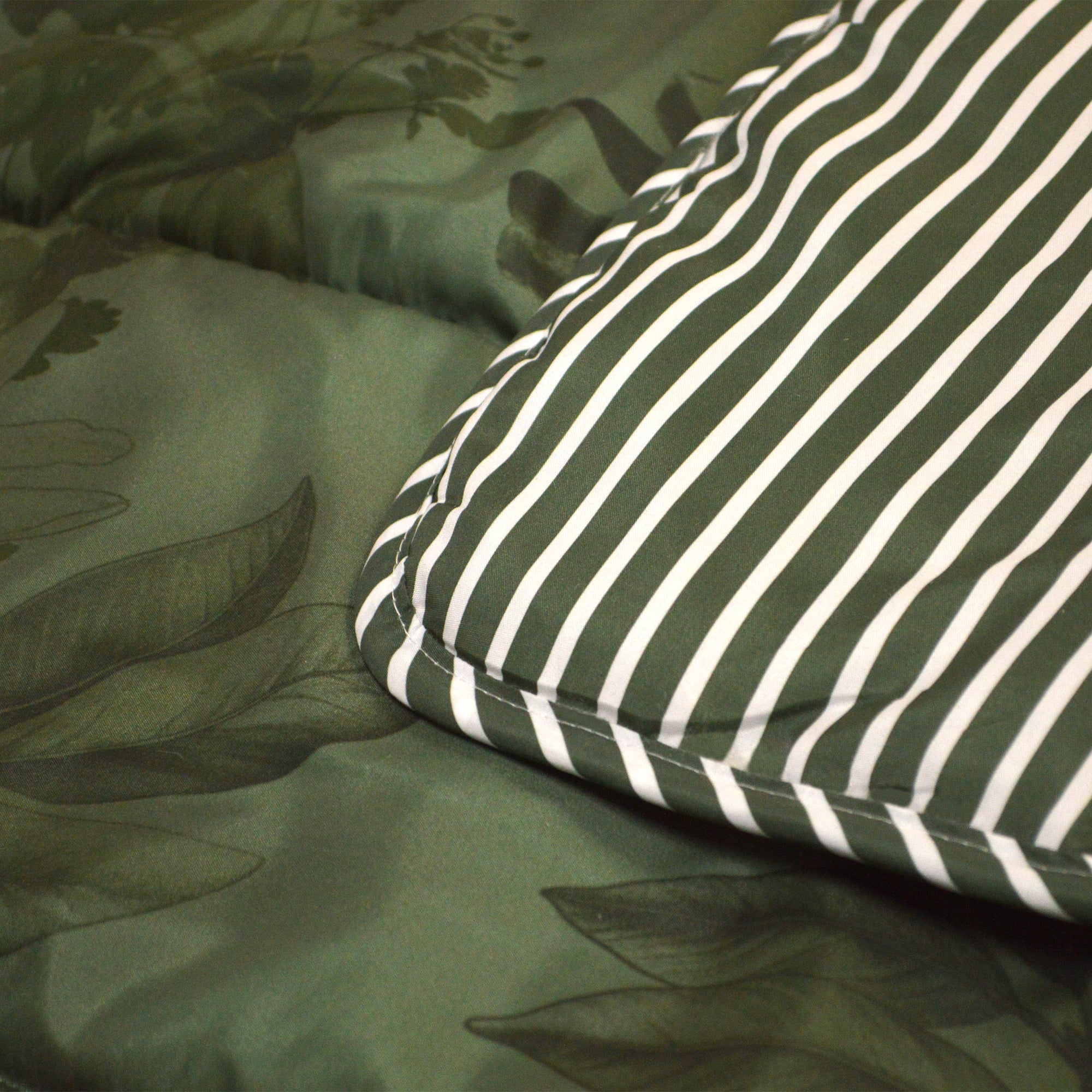 Easy dekbed en overtrek in 1 - Green Woods - 300gsm