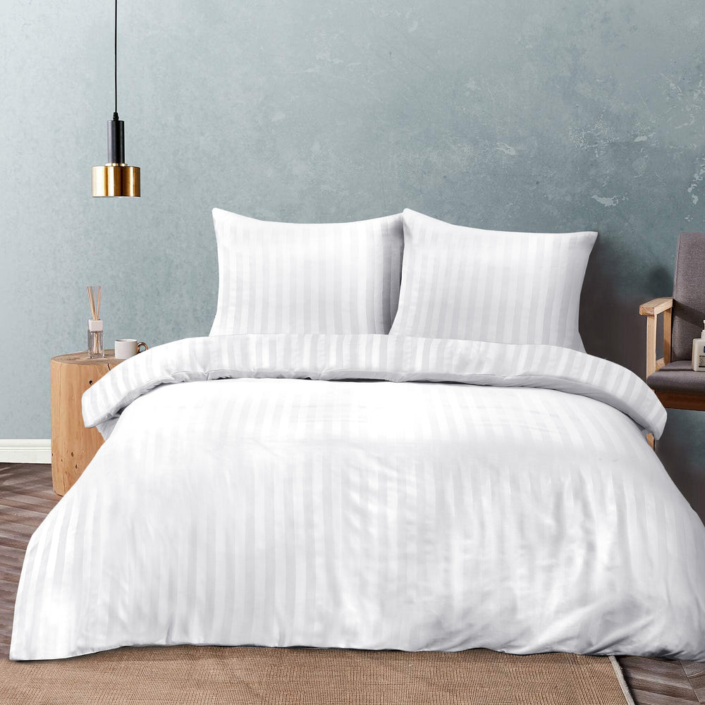 Decoware dekbedovertrek Hotelstreep wit - microvezel