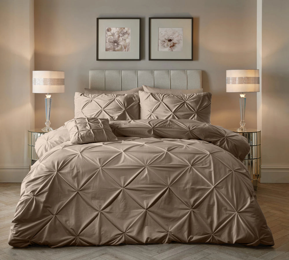 Sleeptime Dekbed zonder Overtrek - Superzacht Velvet - Taupe/Bruin - Tweepersoons - 200 x 200 - Wasbaar & Drogergeschikt - Hotel Chique Sleeptime Dekbed zonder Overtrek - Superzacht Velvet - Taupe/Bruin - Tweepersoons - 200 x 200 - Wasbaar & Drogergeschikt - Hotel Chique