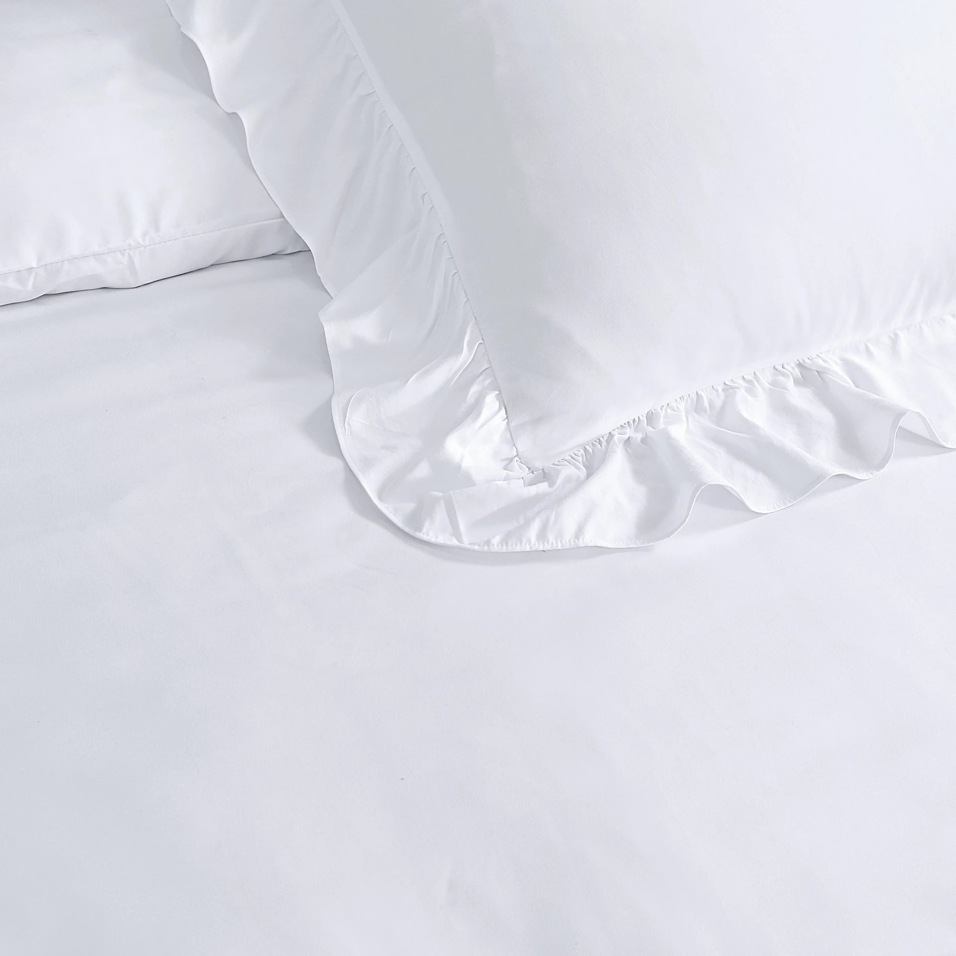 Sleeptime dekbedovertrek Ruffles - Wit - Microvezel